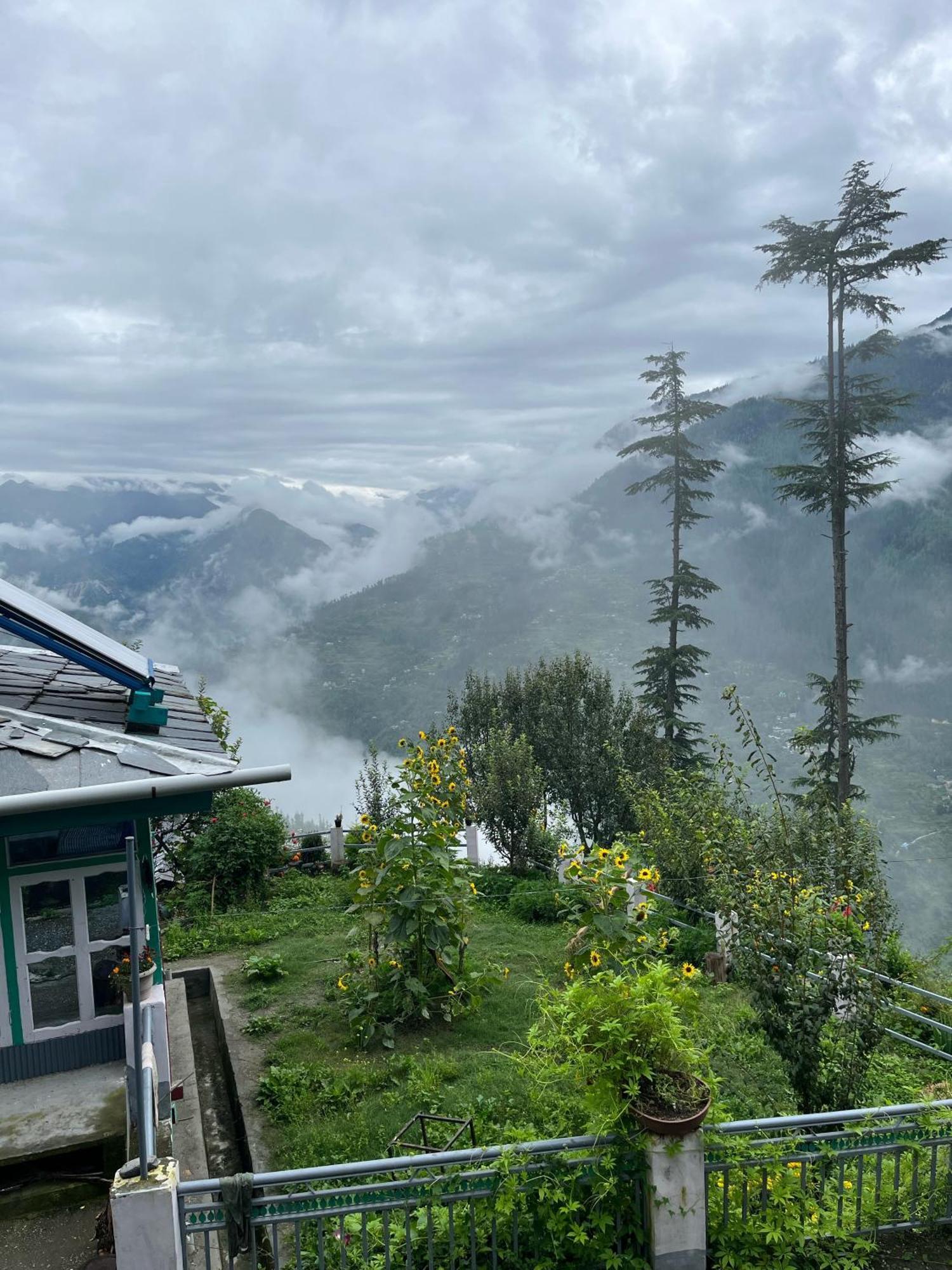 Mountain Eyrie Hotel Banjār Kültér fotó